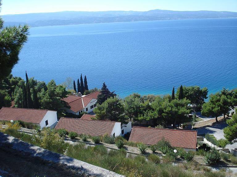 Entire apartment, Holiday apartment for 6 people with balcony in Omis, Split-Dalmatia