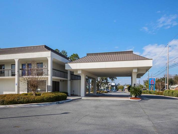 Entire apartment, 2 Queen Beds | Ada/Ri Shower/Non-Smoking in Savannah, Chatham County