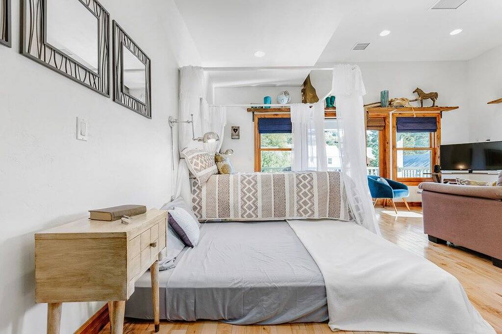 Ganze Wohnung, Schickes Loft in der Innenstadt mit toller Aussicht! in Pagosa Springs, San Juan National Forest