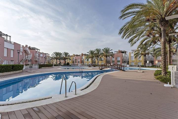 Ferienwohnung für 4 Personen, mit Garten und Pool sowie Terrasse und Whirlpool - 1