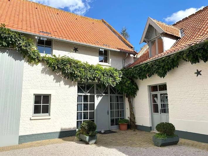 Gîte pour 4 personnes, avec Terrasse et Jardin à La Chapelle-d'Armentières