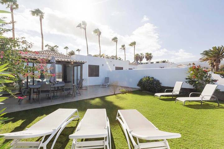 Chalet para 6 personas, con Vistas al mar y Balcón además de Terraza y Jardín en Golf del Sur