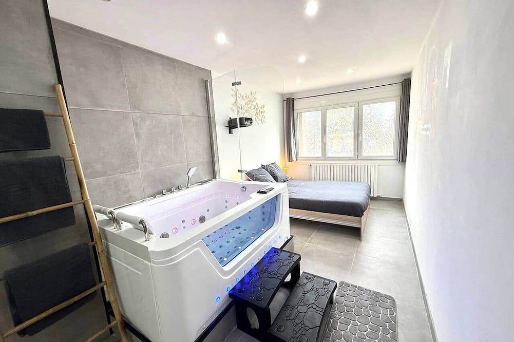 „Relax Spa Publier“ Kino-Spa „Village House“ in Publier, Thonon-les-Bains und Umgebung