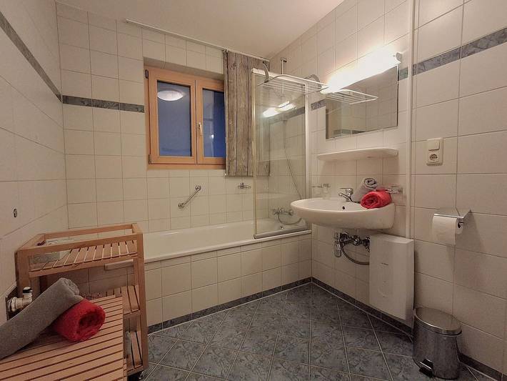 Ganze Wohnung, Urige Ferienwohnung für 2 bis 4 Personen im Montafon in Tschagguns, Schruns-Tschagguns