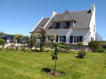 Chambre d’hôte pour 2 personnes, avec vue ainsi que jardin et terrasse à Sibiril