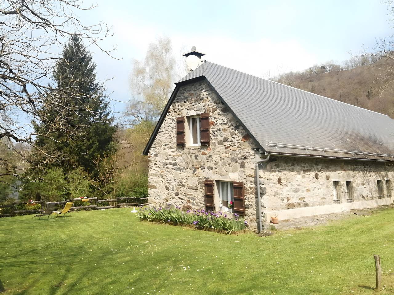Holiday Home 'Baou' with Mountain View, Private Terrace and Wi-Fi in Artalens-Souin, Pyrenees National Park