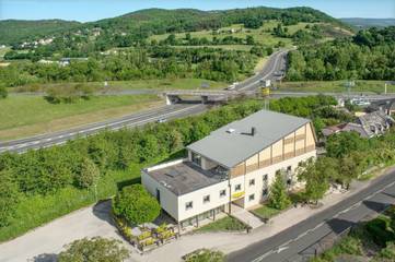 Hôtel pour 3 personnes, avec jardin et terrasse, animaux acceptés à Banassac