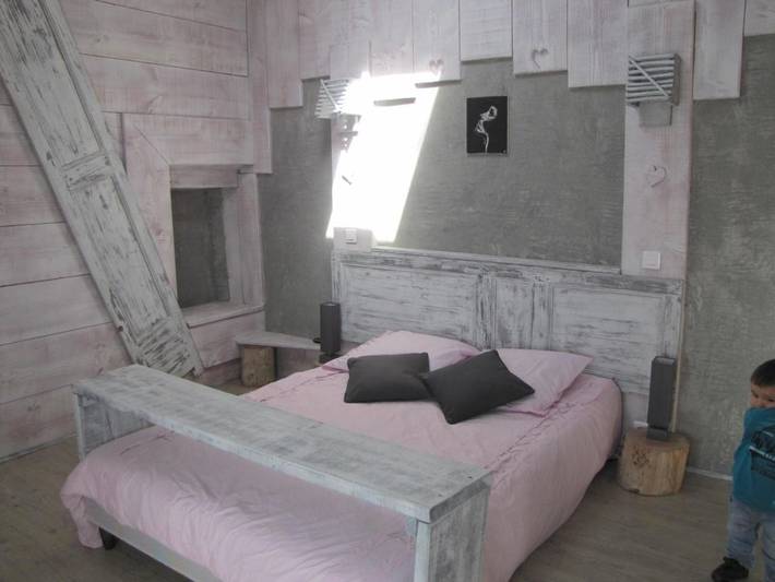 Location de vacances pour 7 personnes, avec Terrasse et Jardin à Brousse