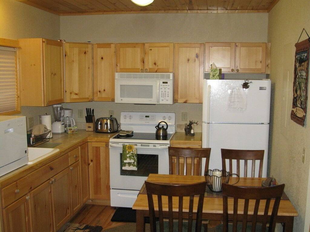 Ganze Wohnung, Ort! Downtown Loft mit Balkon, am Fluss Confluence, zu Fuß zu Restaurants in Estes Park, Larimer County