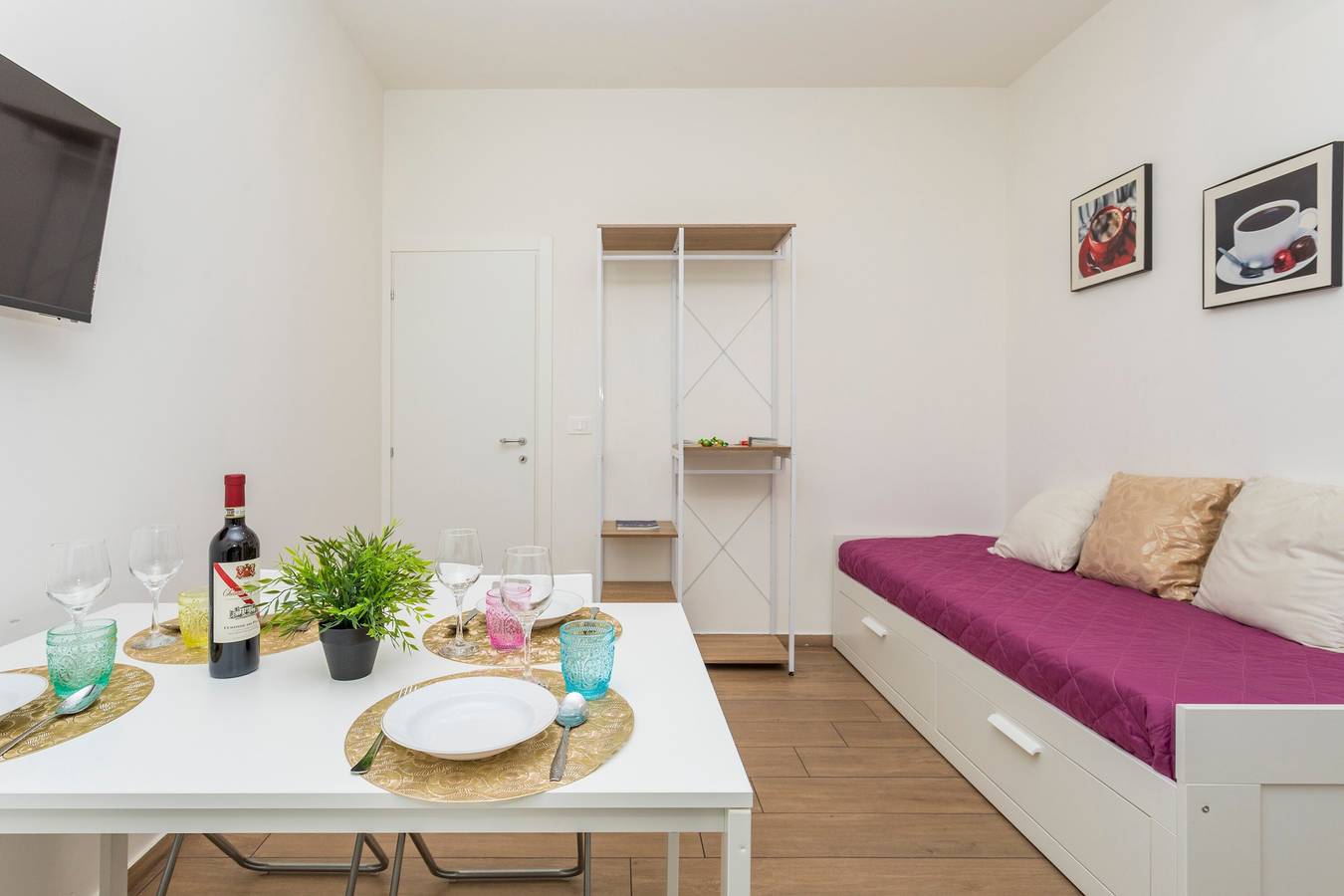 Ganze Wohnung, Apartment 'Il Tulipano House' mit privater Terrasse, Wlan und Klimaanlage in Catania, Catania Provinz