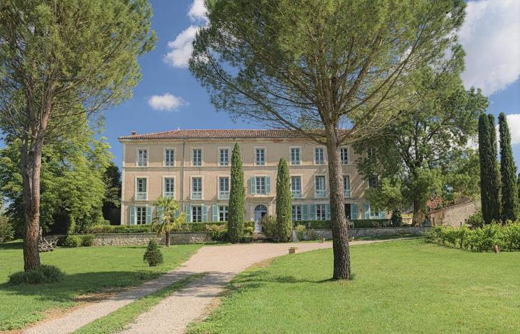 Gîte pour 4 personnes, avec Terrasse et Jardin ainsi que Piscine et Vue à Bernac