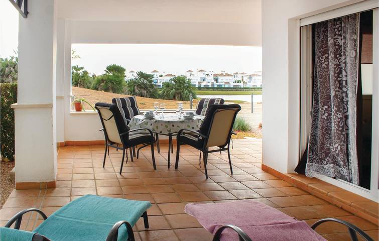 Apartamento vacacional entero, Apartamento junto a la piscina con garaje y aire acondicionado in Torre-Pacheco, Costa Cálida