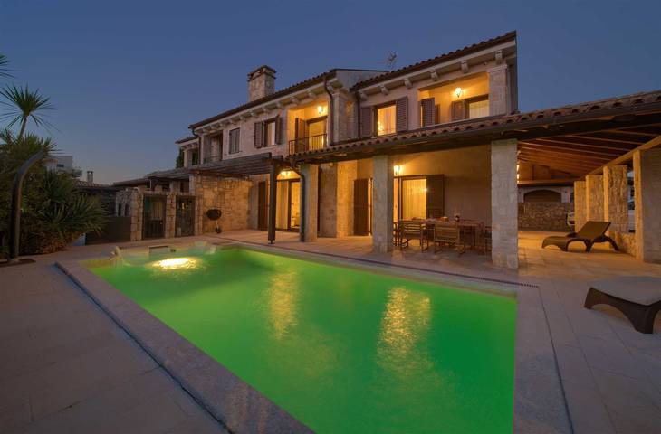 Holiday house Seascape II with heated pool and spacious garden in Malinska-Dubašnica, Krk