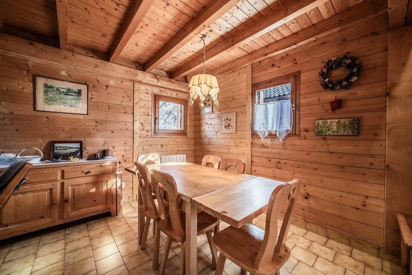 Chalet “6p Comfort - Les Cerfs”: Mountain View, Private Terrace & Wi-Fi in Verchaix, Bonneville region