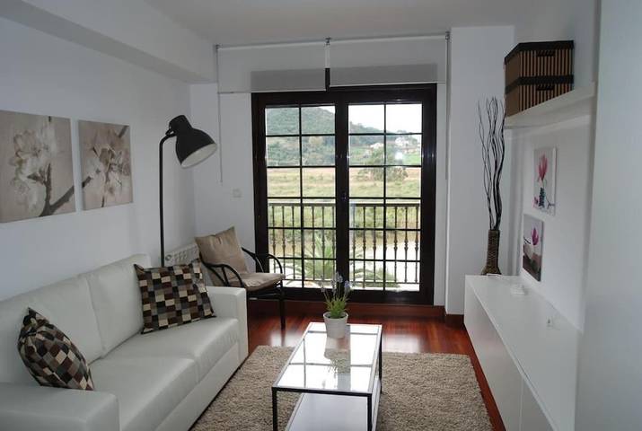 Gîte pour 4 personnes, avec Balcon ainsi que Piscine et Vue à Limpias - 2