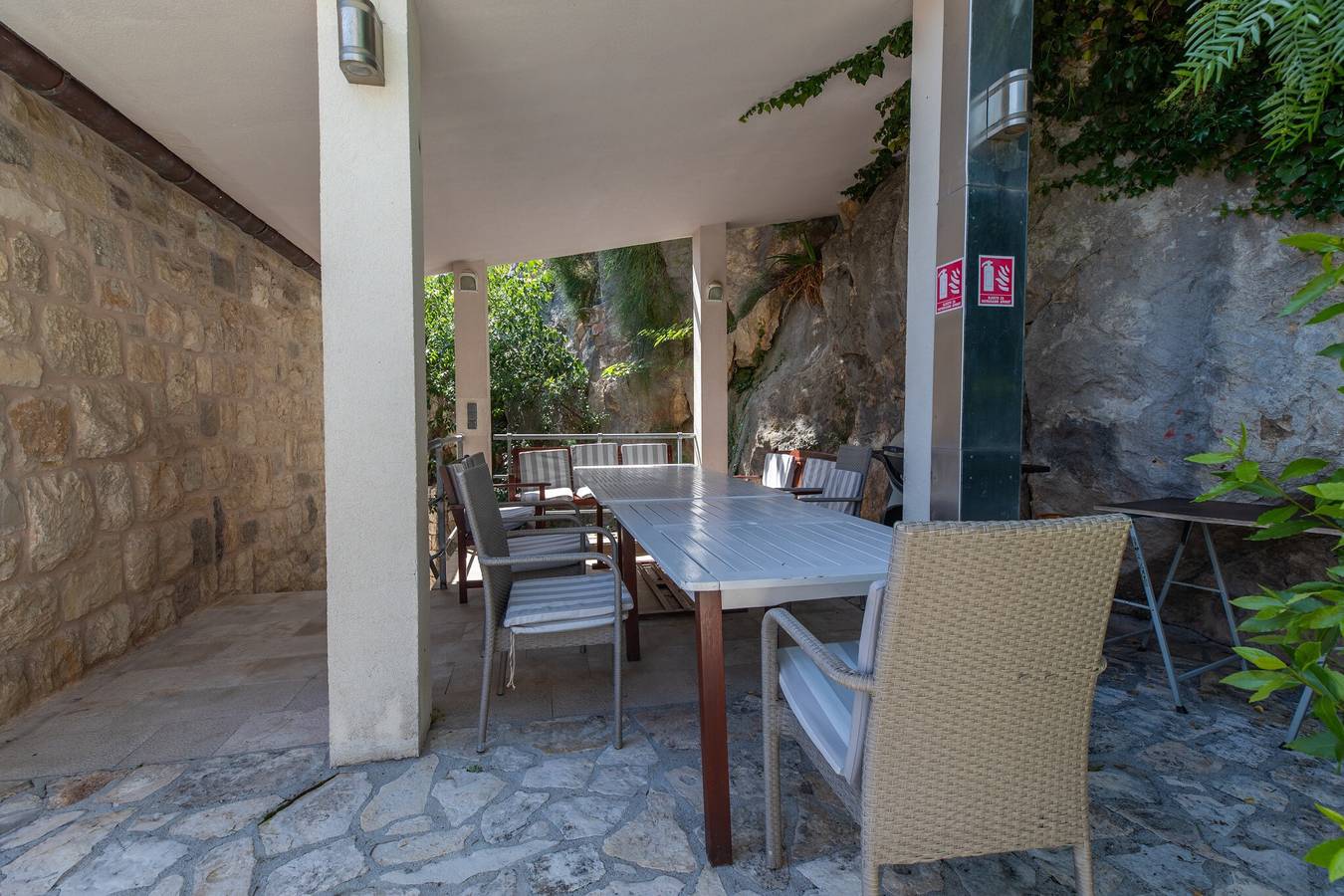 Haustierfreundliche Villa 'Zeleni Raj' mit Meerblick, Wlan und Klimaanlage in Omis, Omis-Riviera
