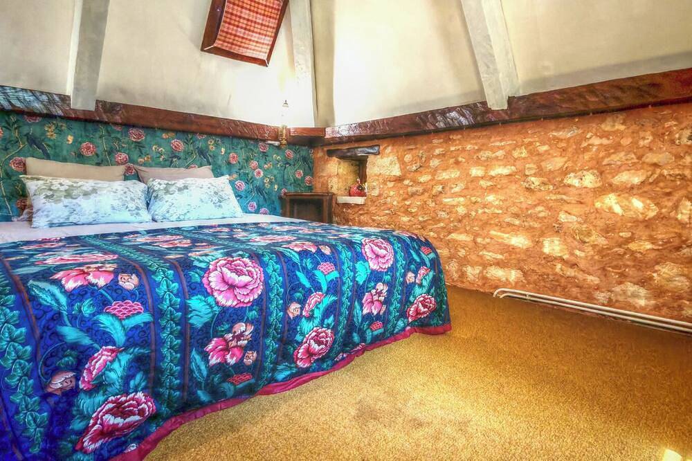 Gîte Le Pigeonnier, Urval, quiet and wooded surroundings, Périgord Noir in Urval, Périgord Pourpre