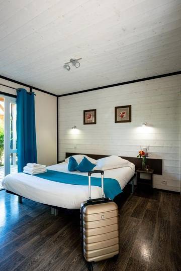 Hôtel pour 2 personnes, avec jardin ainsi que vue et piscine à Millau