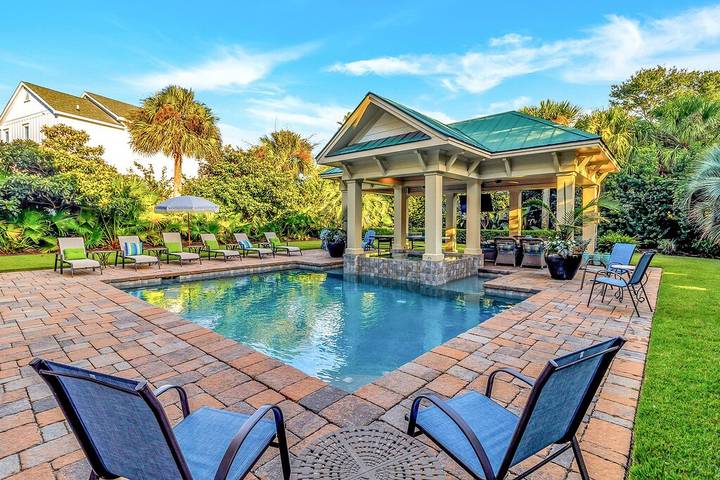 Vacation rental for 16 people, with hot tub and yard in Isle of Palms
