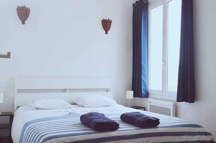 Ganze Wohnung, Sea view - T3 - 10 mn from station in Toulon, Mittelmeerküste (Frankreich)