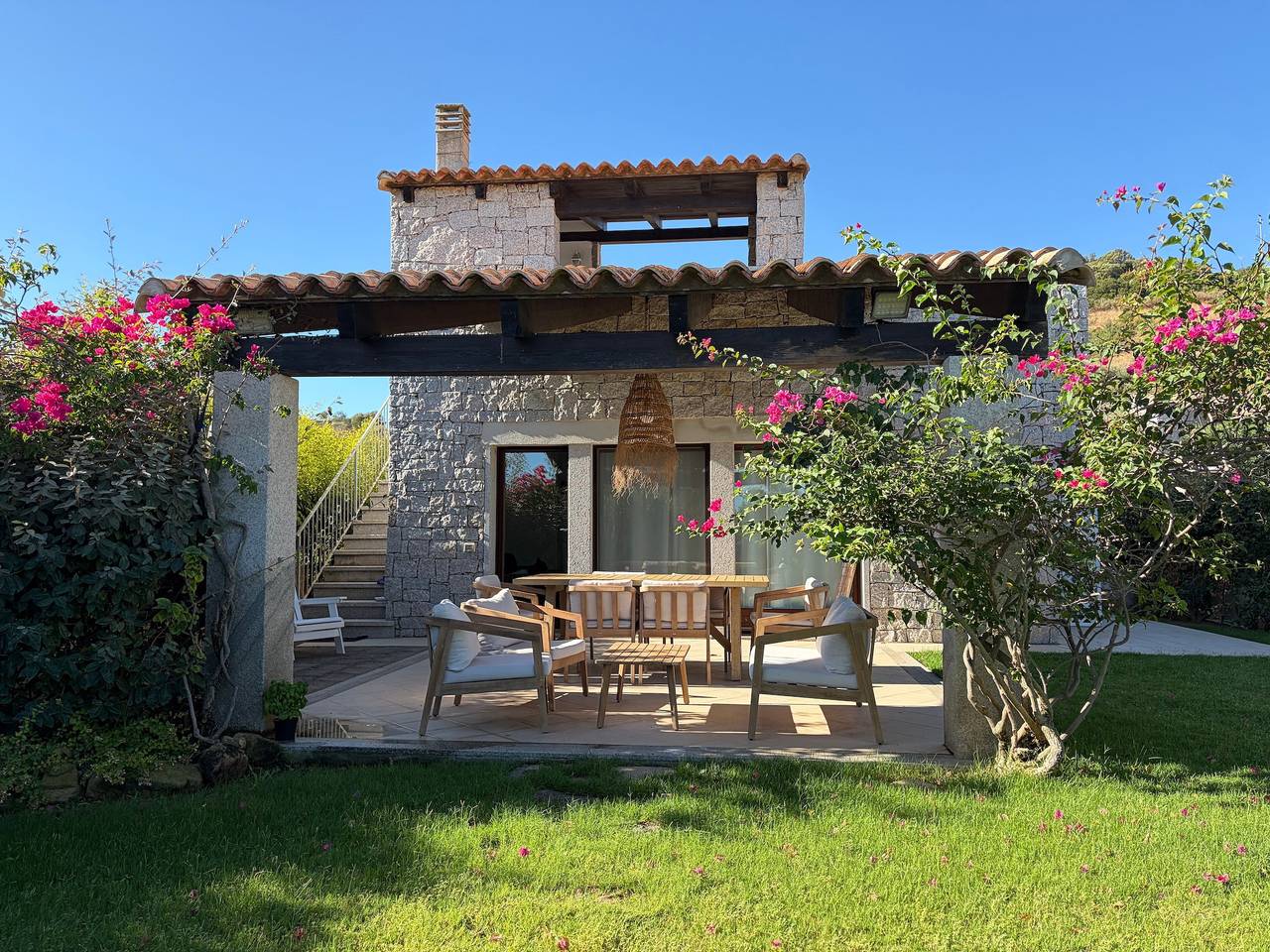 Villa Bouganville - Ein entspannender Rückzugsort nur einen kurzen Spaziergang vom Strand in Cala Sinzias, Castiadas