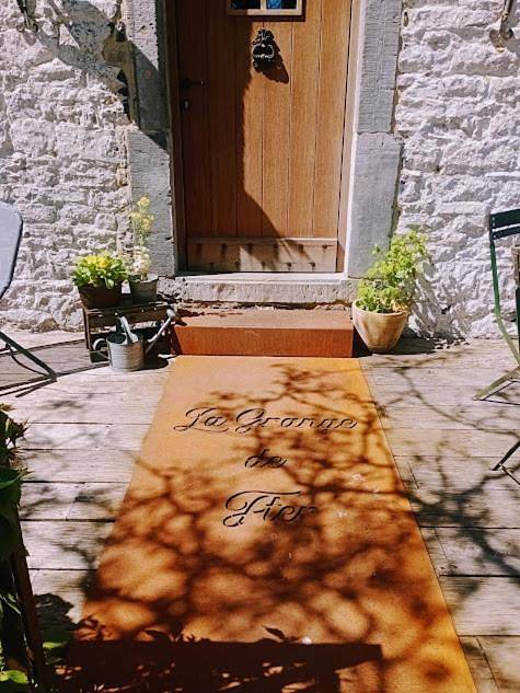 Location de vacances pour 4 personnes, avec vue sur le lac ainsi que vue et jardin à Onhaye - 3