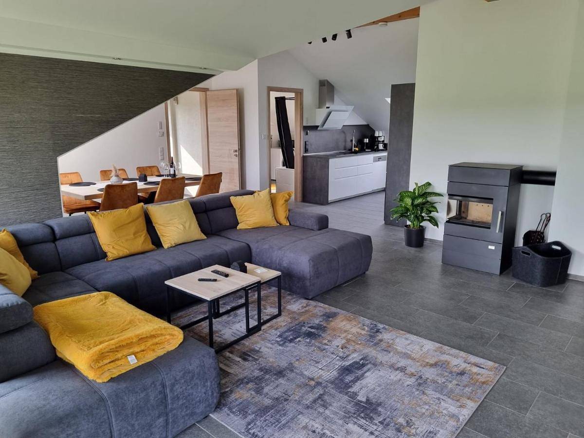 Ganze Wohnung, Two-Bedroom Apartment in Weilerswist, Rheinland