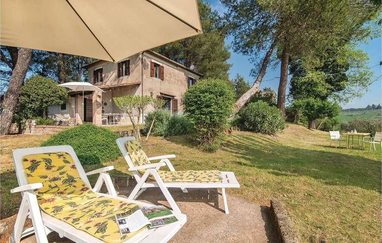 Location de vacances pour 5 personnes, avec Terrasse et Jardin à Collevecchio