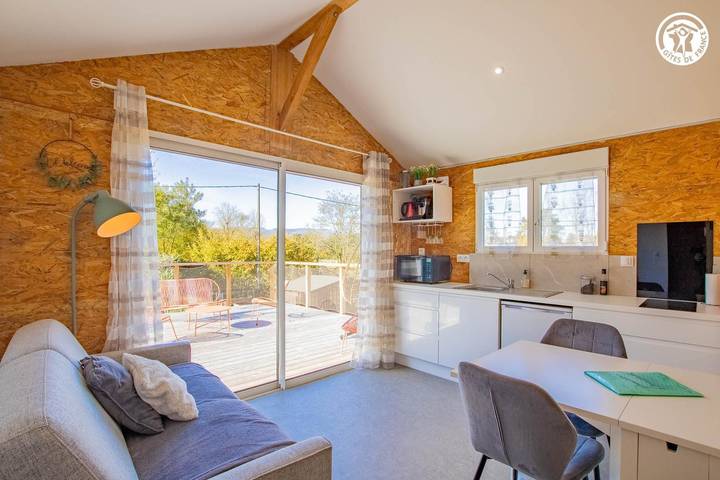 Gîte pour 2 personnes, avec jardin et piscine dans Beaujolais - 3