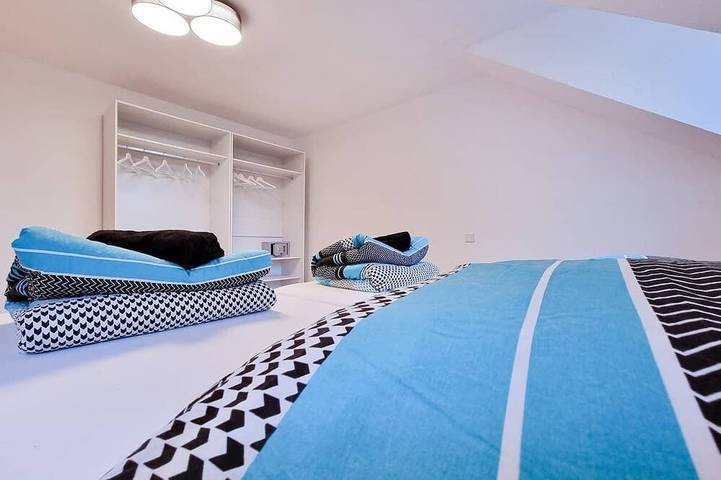 Ganze Wohnung, Alpha Apartments: Großes Loft für 8, Dachterrasse in Krefeld, Niederrhein