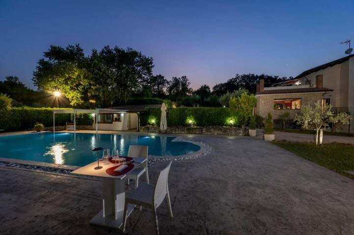 Alojamiento y desayuno para 2 personas, con vistas además de piscina y jardín, Se admiten mascotas - 1