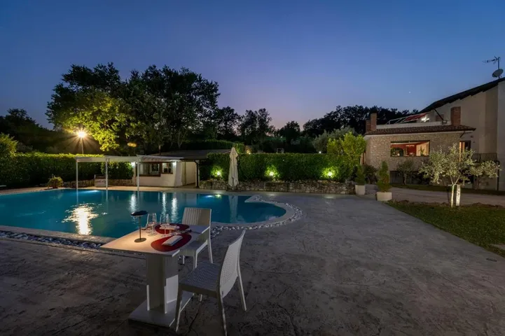 Alojamiento y desayuno para 2 personas, con piscina además de jardín y vistas, Se admiten mascotas - 1