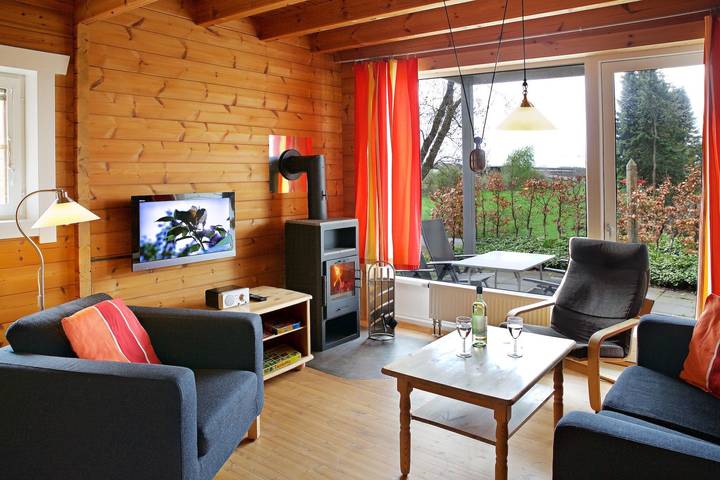 Ferienwohnung für 4 Personen, mit Garten und Terrasse sowie Sauna, kinderfreundlich - 1