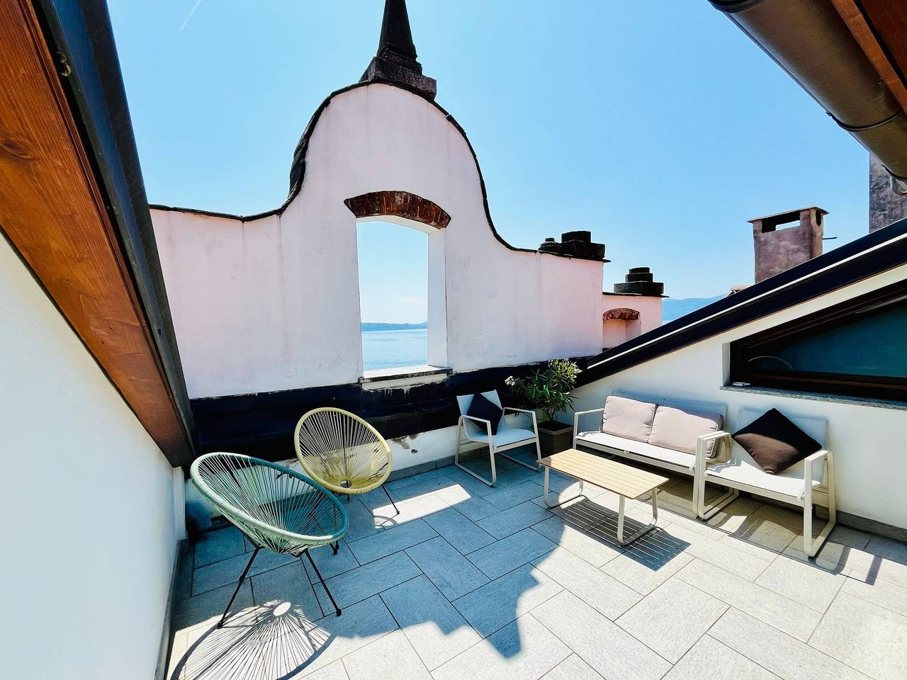 Appartamento intero, La Finestra sul lago luxurious apartment furnished in Intra (Verbania), Comune di Verbania