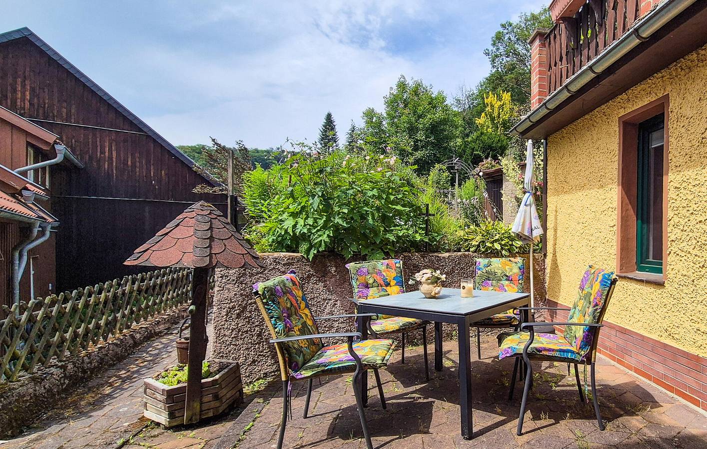 Ganze Ferienwohnung, Rückzugsort im Stadtzentrum mit Terrasse und Parkplatz, WiFi in Stolberg (Harz), Südharz