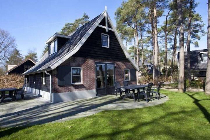 Bungalow voor 8 personen, met sauna en tuin in Otterlo