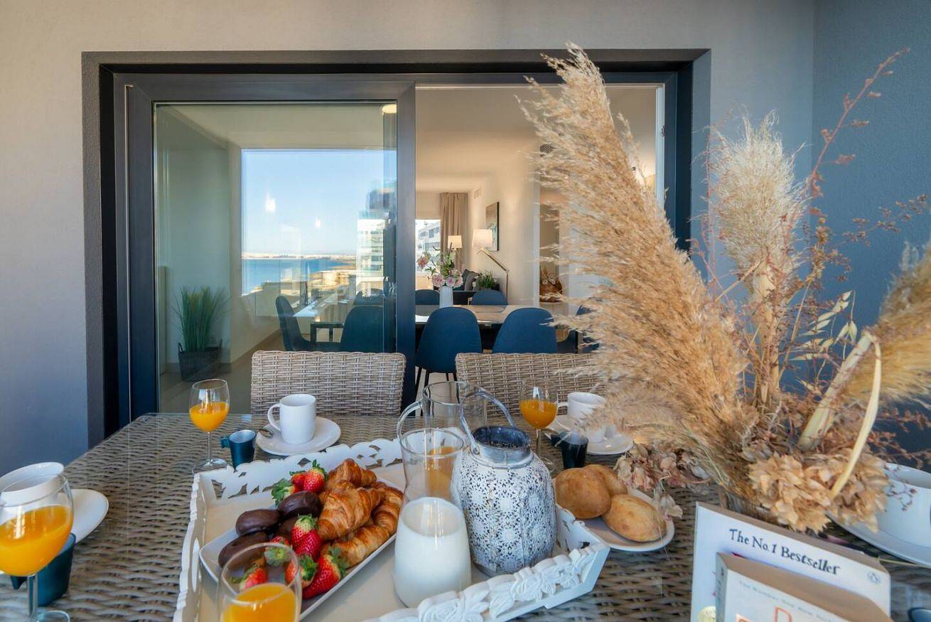 Entire apartment, Lujo Y Jacuzzi Con Vistas Al Mar En Torrevieja in Punta Prima (Alicante), Torrevieja