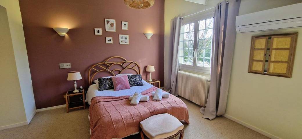 Location de vacances pour 2 personnes, avec jardin et terrasse ainsi que vue et piscine à Gaillan-en-Médoc - 4