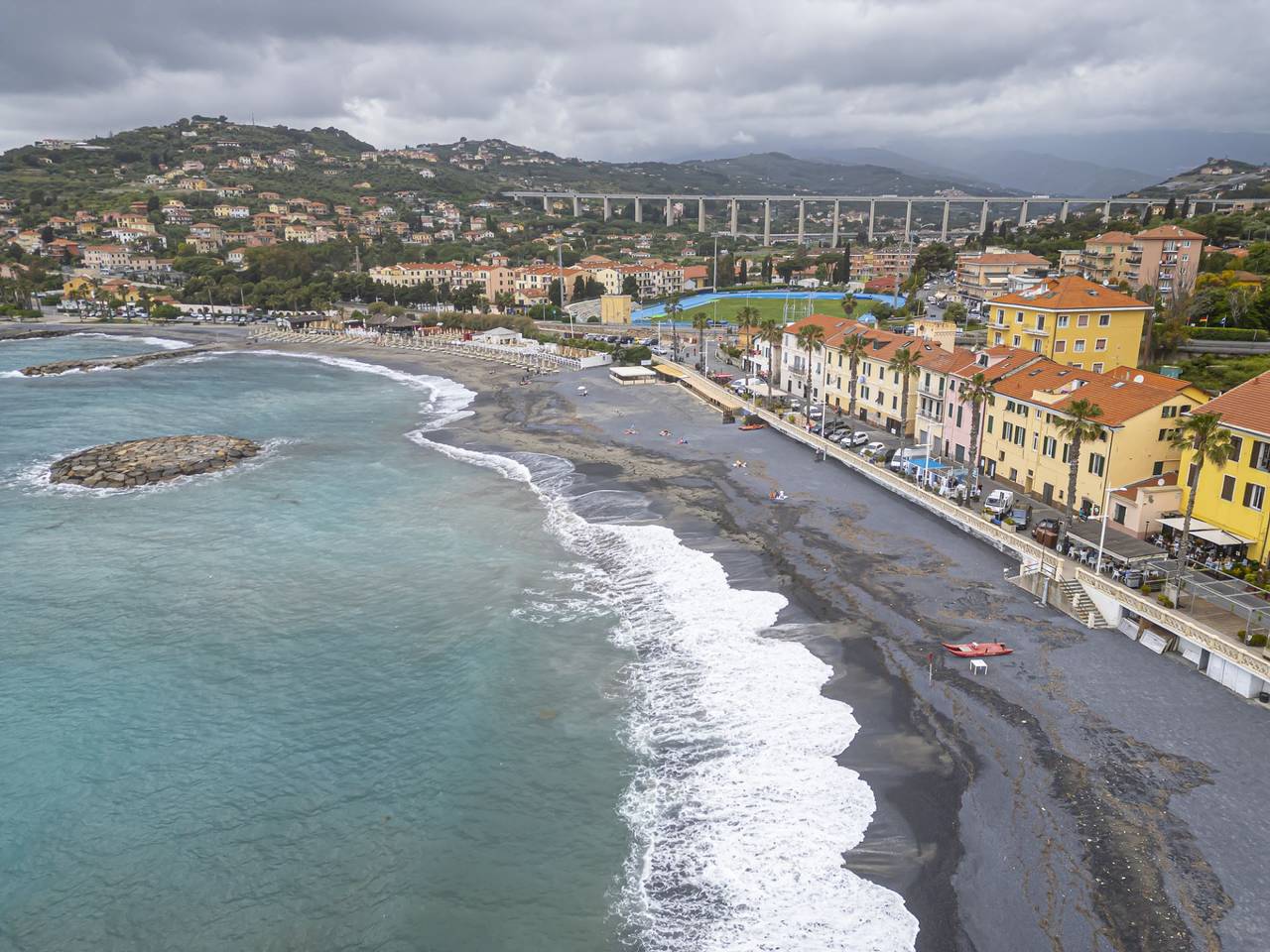 Ganze Ferienwohnung, Ferienwohnung für 5 Personen mit Balkon in Porto Maurizio, Imperia