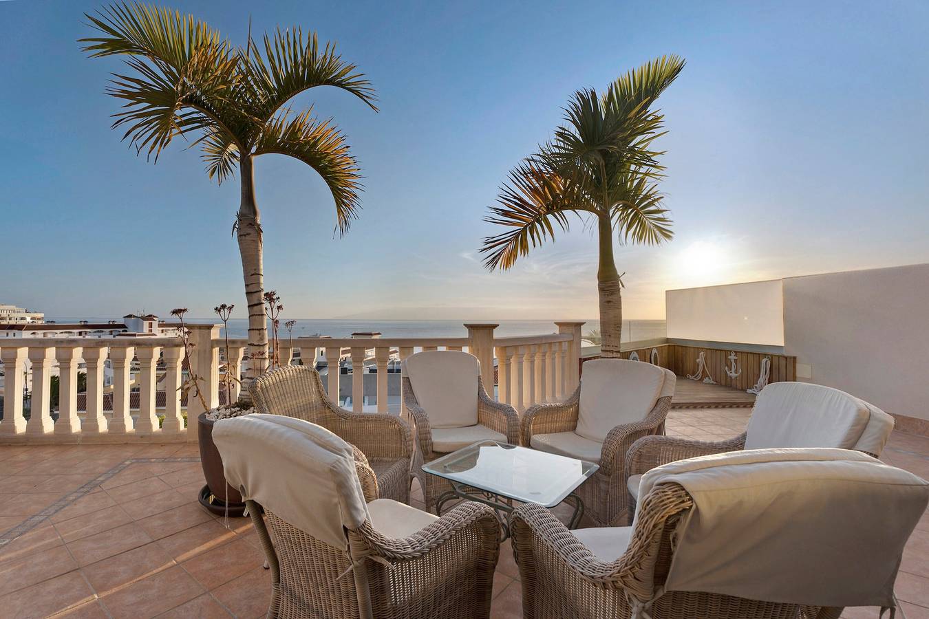 Villa 'Happy Holidays' con vistas al mar, piscina privada, jardín, aire acondicionado y Wi-Fi in Puerto de Santiago, Santiago del Teide