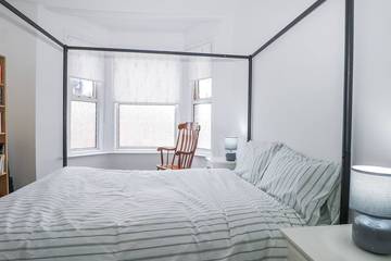 Log Cabin for 6 People in Hastings, High Weald, Photo 2