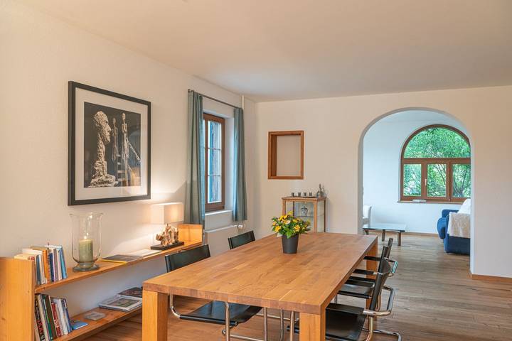 Ganze Wohnung, Chesa Clos – Wohnung mit Seeblick & grossem Garten in Sils/Segl Baselgia, Sils im Engadin/Segl