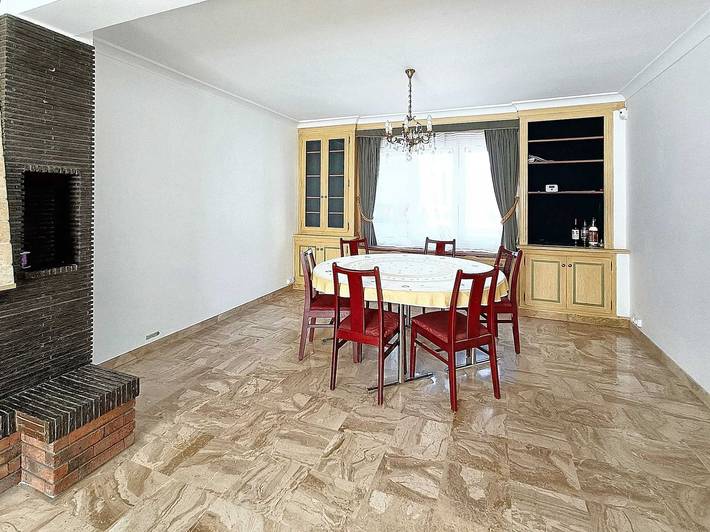 Majestueuse maison à Bondy - 200 m² - 10 pers. & parking in Bondy, Seine-Saint-Denis
