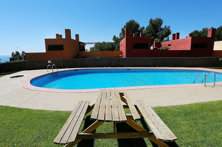 Ferienhaus für 6 Personen, mit Pool und Garten