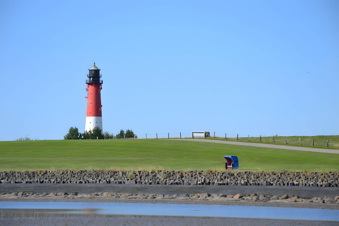 Ganze Wohnung, "Fewo Anja" im Erdgeschoss mit kleiner Terrasse, Gemeinschaftsgarten und W Lan in Pellworm, Nordseeküste