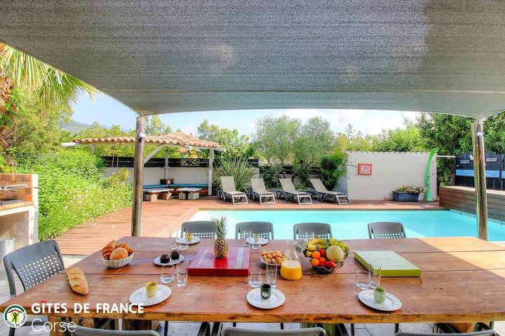 Gîte pour 7 personnes, avec Terrasse et Jardin ainsi que Piscine et Vue à San-Gavino-di-Carbini - 2