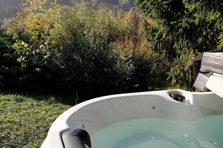 Gîte pour 5 personnes, avec balcon ainsi que jacuzzi et jardin à Serraval