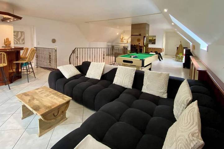 Maison de vacances pour 15 personnes, avec Jacuzzi ainsi que Terrasse et Jardin à Huisnes-sur-Mer