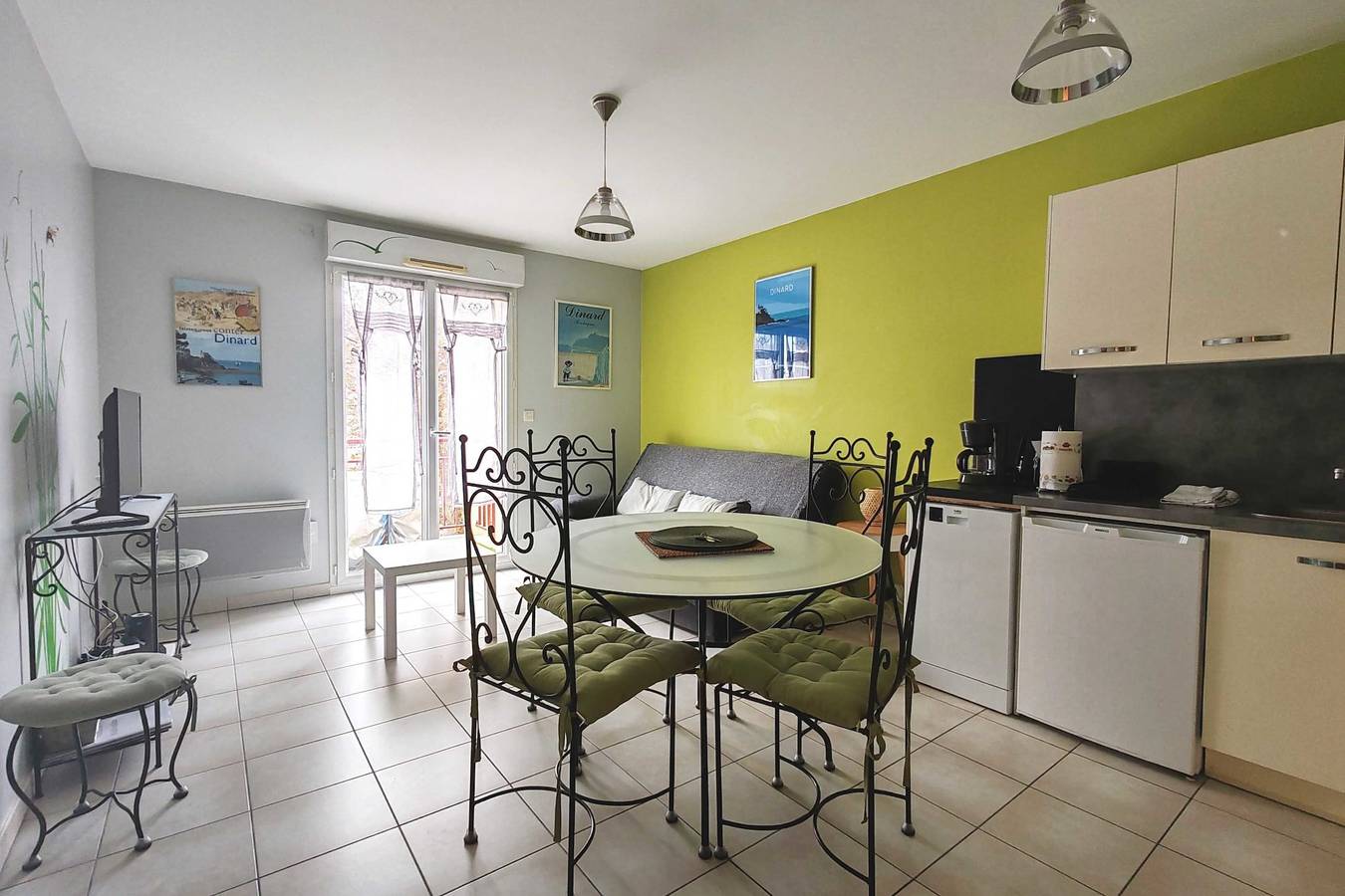 Appartement entier, Appartement  à 10 minutes de la plage - balcon in Dinard, Région de Saint-Malo