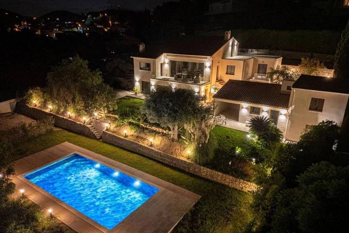 Chambre d’hôte pour 2 personnes, avec Balcon et Terrasse ainsi que Jardin et Sauna